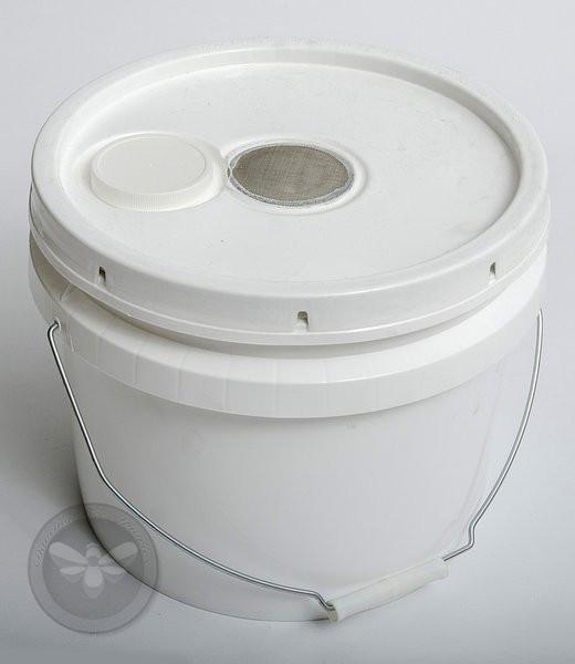 Feeder Pail 30lb (Available on Back Order)
